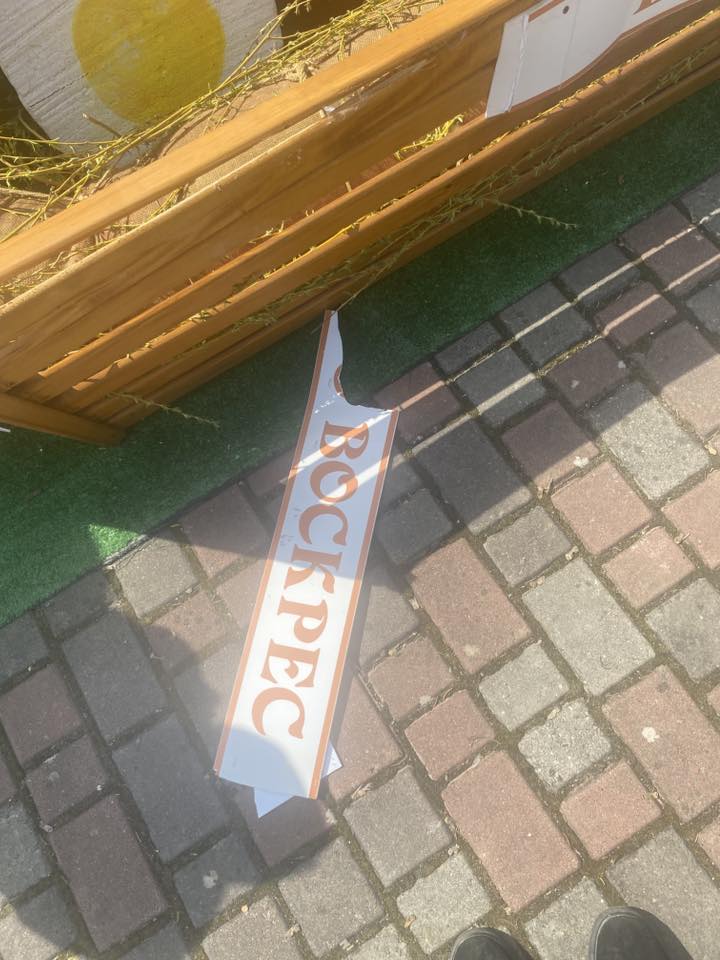 Новини Тернополя - фото з Заліщики прикрасили неймовірними Великодніми декораціями. А за кілька годин одну з них пошкодили