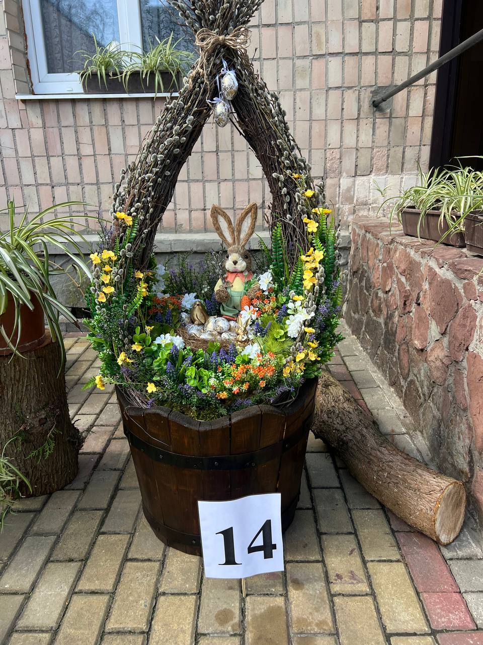 Новини Тернополя - фото з Зайченята, писанки і мотанка просто неба: у тернопільському садочку відкрили виставку до Великодня