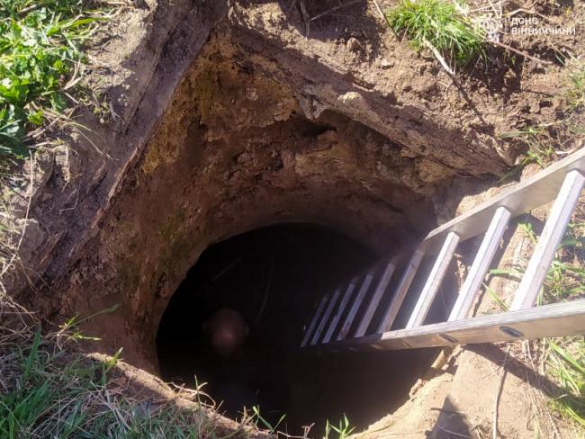 Новини Вінниці - фото з Упав у двометрову яму і сам викликав допомогу: у Брацлавській громаді врятували школяра