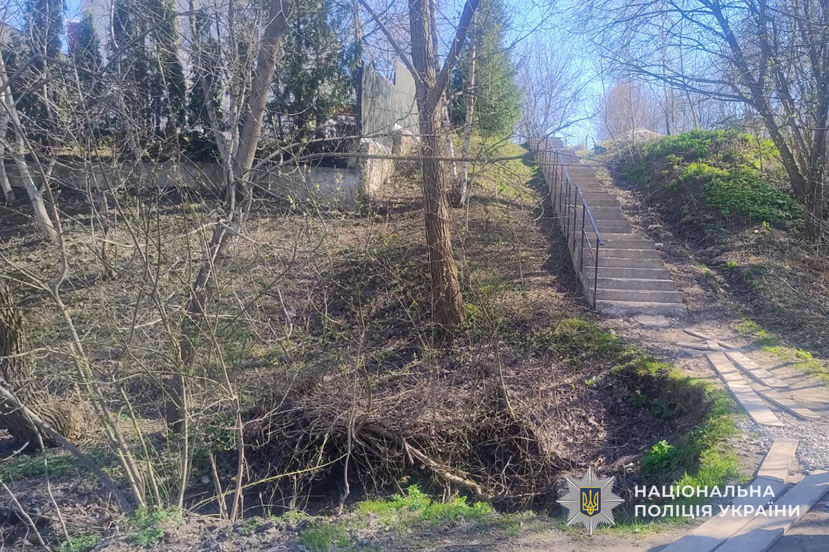 Новини Тернополя - фото з Мертву жінку виявили перехожі в одному з сіл Тернопільського району