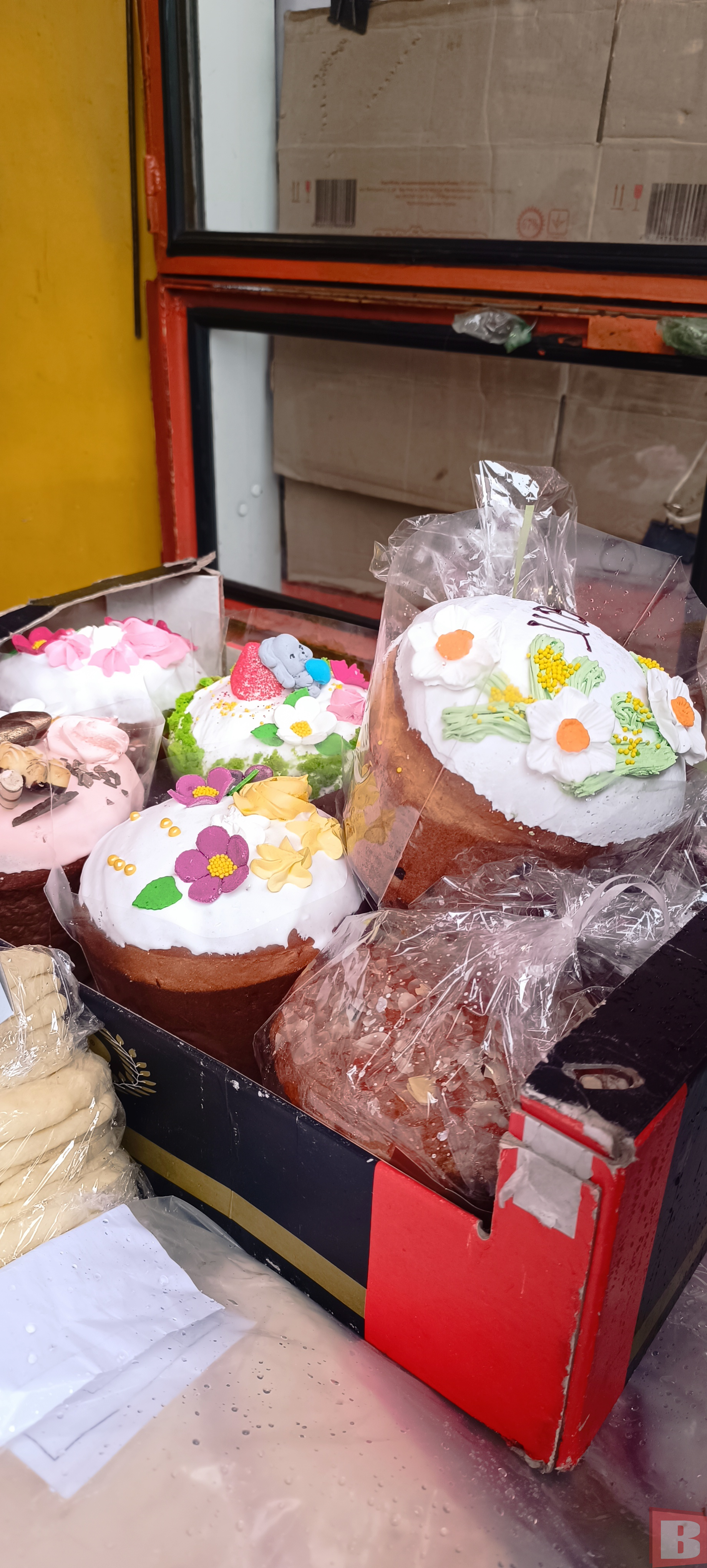 Новини Хмельницького - фото з Ціни перед Великоднем: за скільки продають паски у Хмельницькому