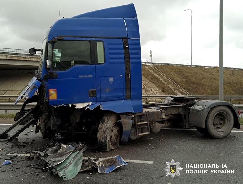 Новини Житомира - фото з Поблизу Глибочиці в ДТП травмовано водія легковика