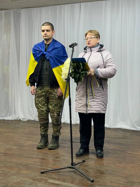 Новини Вінниці - фото з Майже чотири роки неволі та пекло Маріуполя позаду: як у Ладижині зустрічали морпіха Павла Шишкіна