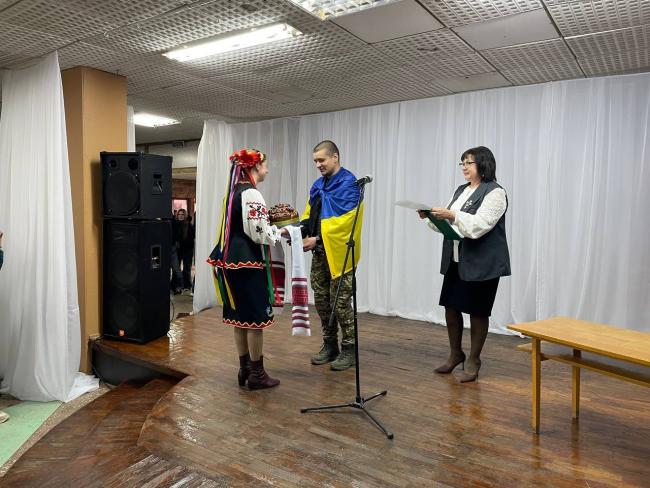 Новини Вінниці - фото з Майже чотири роки неволі та пекло Маріуполя позаду: як у Ладижині зустрічали морпіха Павла Шишкіна