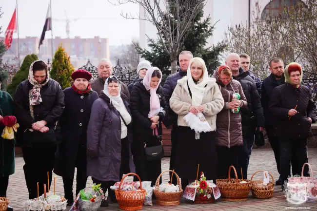 Новини Вінниці - фото з У Спасо-Преображенському соборі тривають великодні богослужіння. Розклад освячення кошиків
