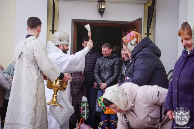 Новини Вінниці - фото з У Спасо-Преображенському соборі тривають великодні богослужіння. Розклад освячення кошиків