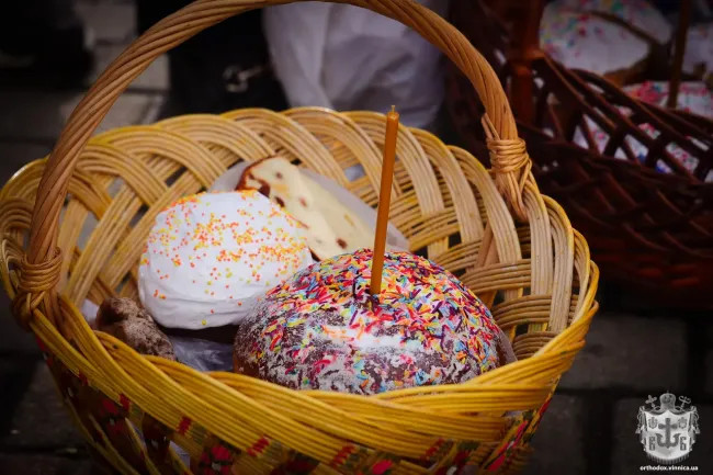 Новини Вінниці - фото з У Спасо-Преображенському соборі тривають великодні богослужіння. Розклад освячення кошиків