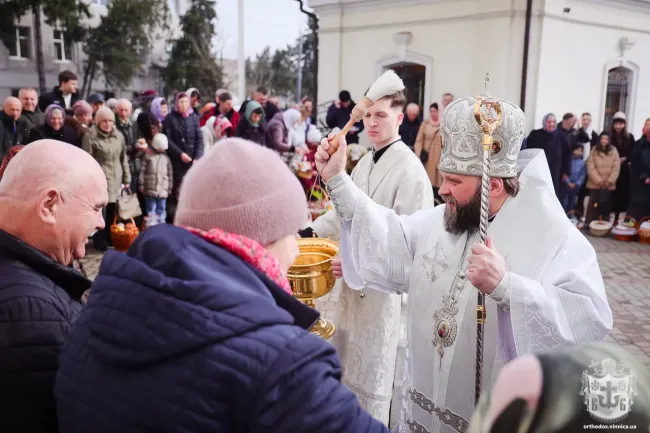 Новини Вінниці - фото з У Спасо-Преображенському соборі тривають великодні богослужіння. Розклад освячення кошиків
