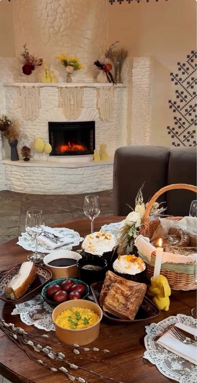 Новини Тернополя - фото з Від 1 960 гривень за наповнений кошик до Великодня: що пропонують ресторани Тернополя