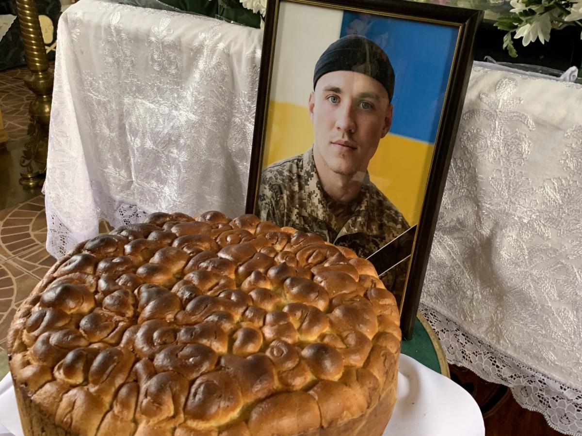 Новини Хмельницького - фото з Їм було 25 і 26: на Хмельниччині попрощалися з двома воїнами Олександр Чешев