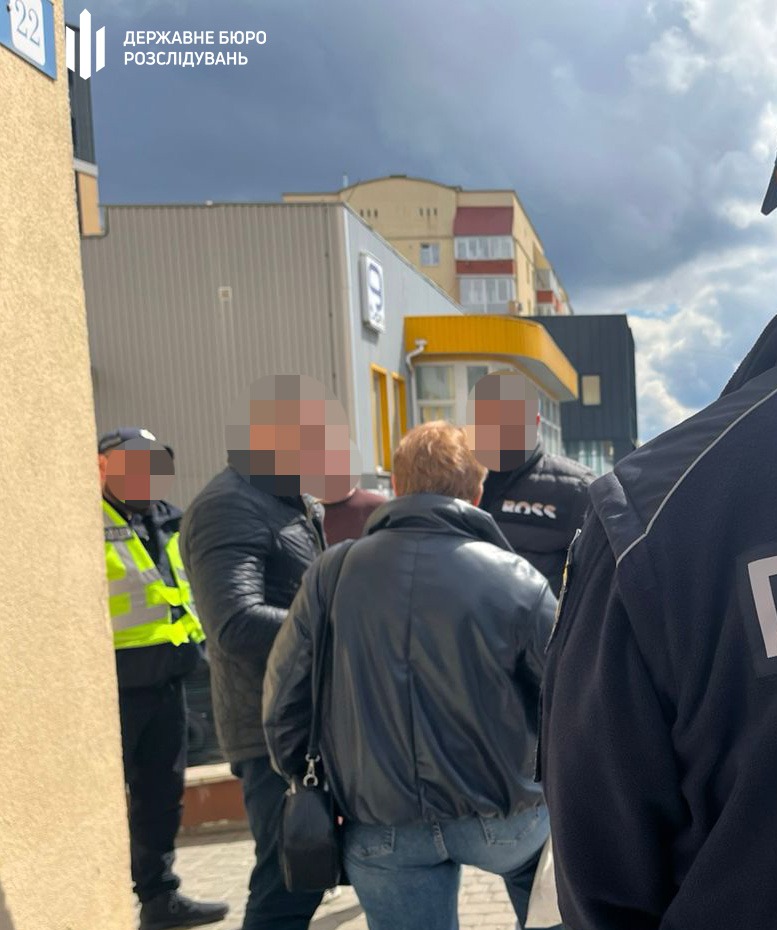 П’яний, без прав і в розшуку за СЗЧ: у Хмельницькому затримали військового після ДТП