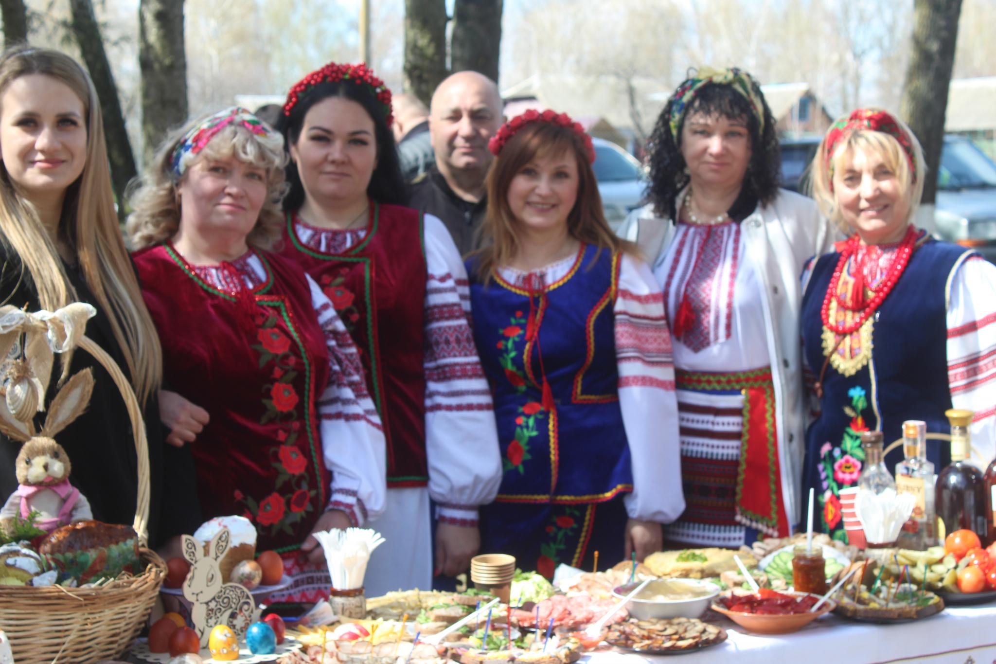 Новини Козятина - фото з Гуляй громадо! Ярмарок талантів на 3-му фестивалі народної творчості у Вернигородку