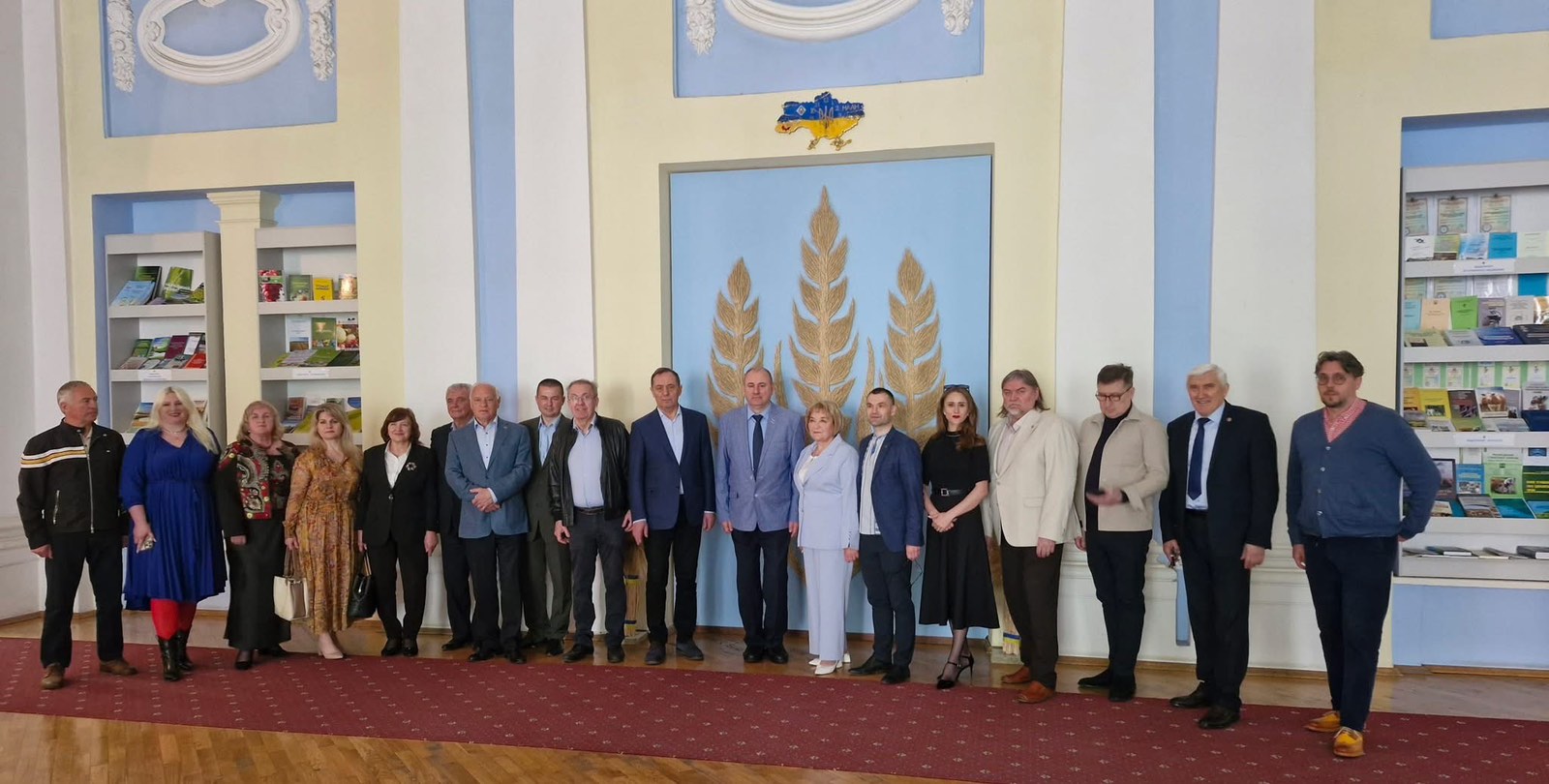 Новини Тернополя - фото з Професорка Тернопільського університету Світлана Пида отримала почесну нагороду від Академії наук