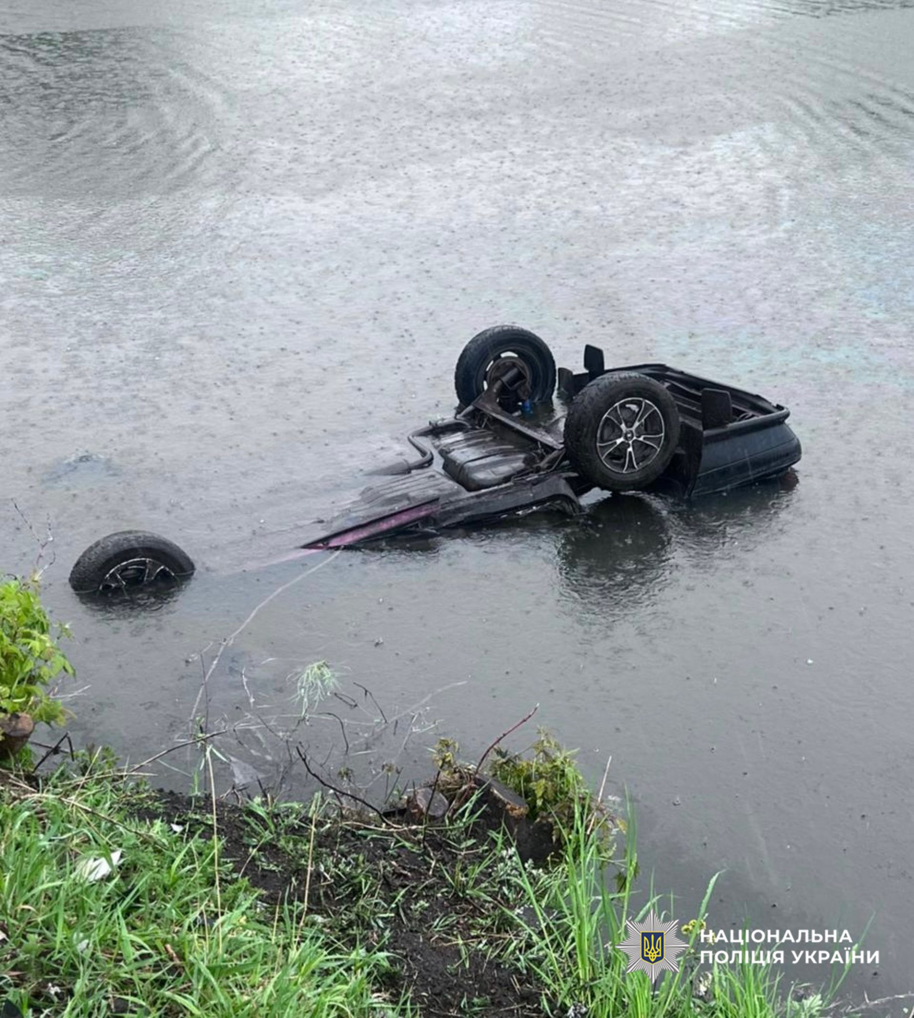 Новини Житомира - фото з На Черняхівщині автомобіль впав у ставок: водій і троє пасажирів загинули