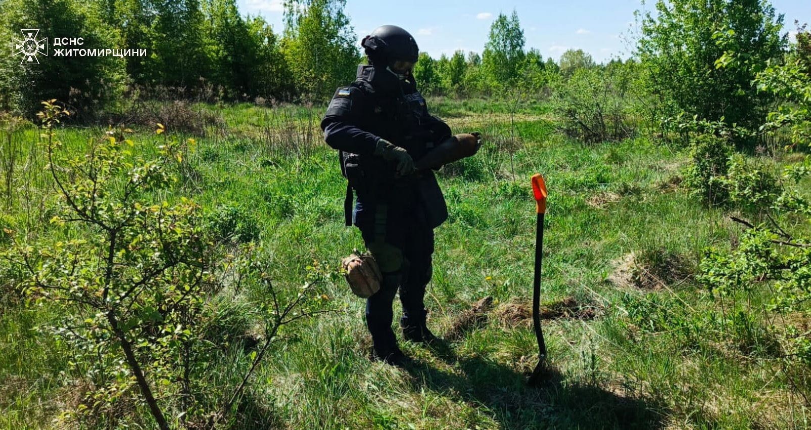Новини Житомира - фото з На Житомирщині піротехніки знешкодили мінометну міну та артилерійський снаряд часів Другої світової війни