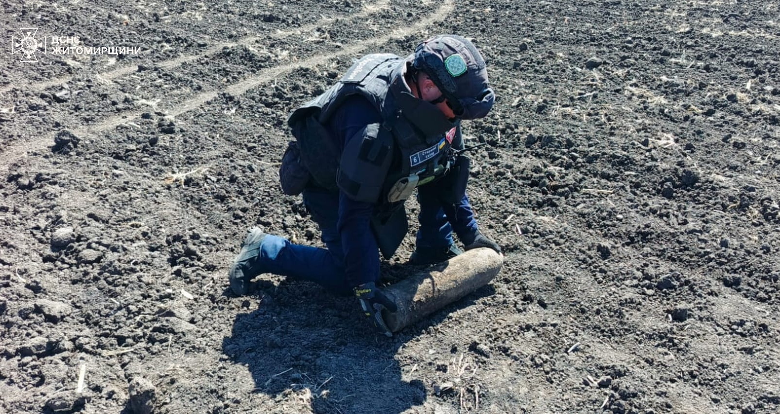 Новини Житомира - фото з На Житомирщині піротехніки знешкодили мінометну міну та артилерійський снаряд часів Другої світової війни