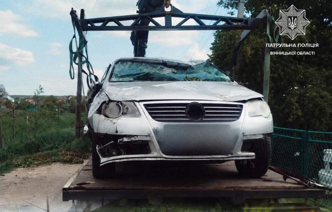 Новини Вінниці - фото з У Вінниці Volkswagen вилетів на залізничні колії та перекинувся. Водій був п’яний і без прав