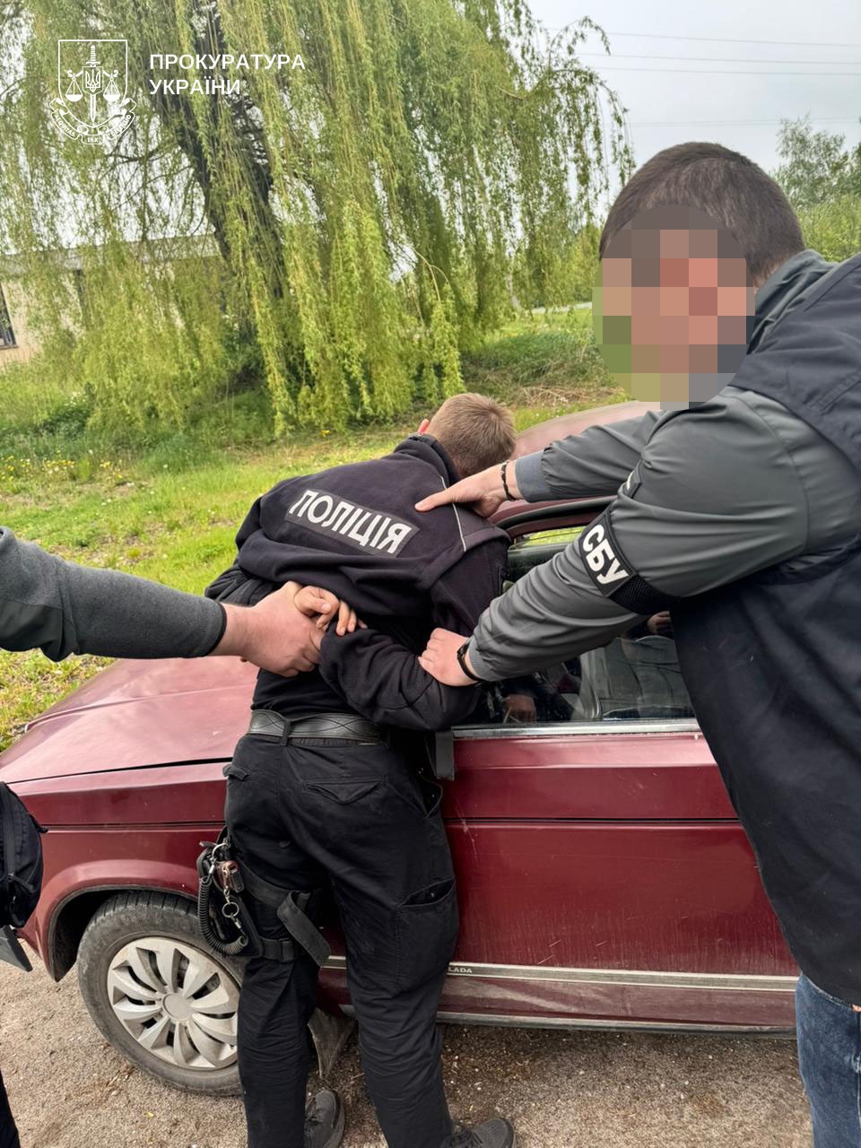 Новини Тернополя - фото з Оперативника поліції Тернопільщини затримали при отриманні 1200 доларів хабаря