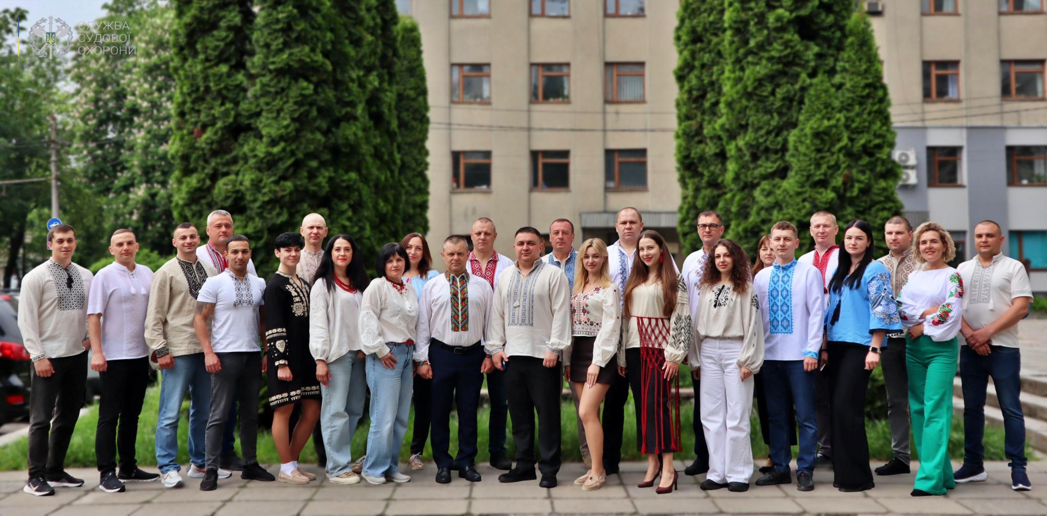 Новини Хмельницького - фото з Хмельничани відзначають День вишиванки: огляд соцмереж