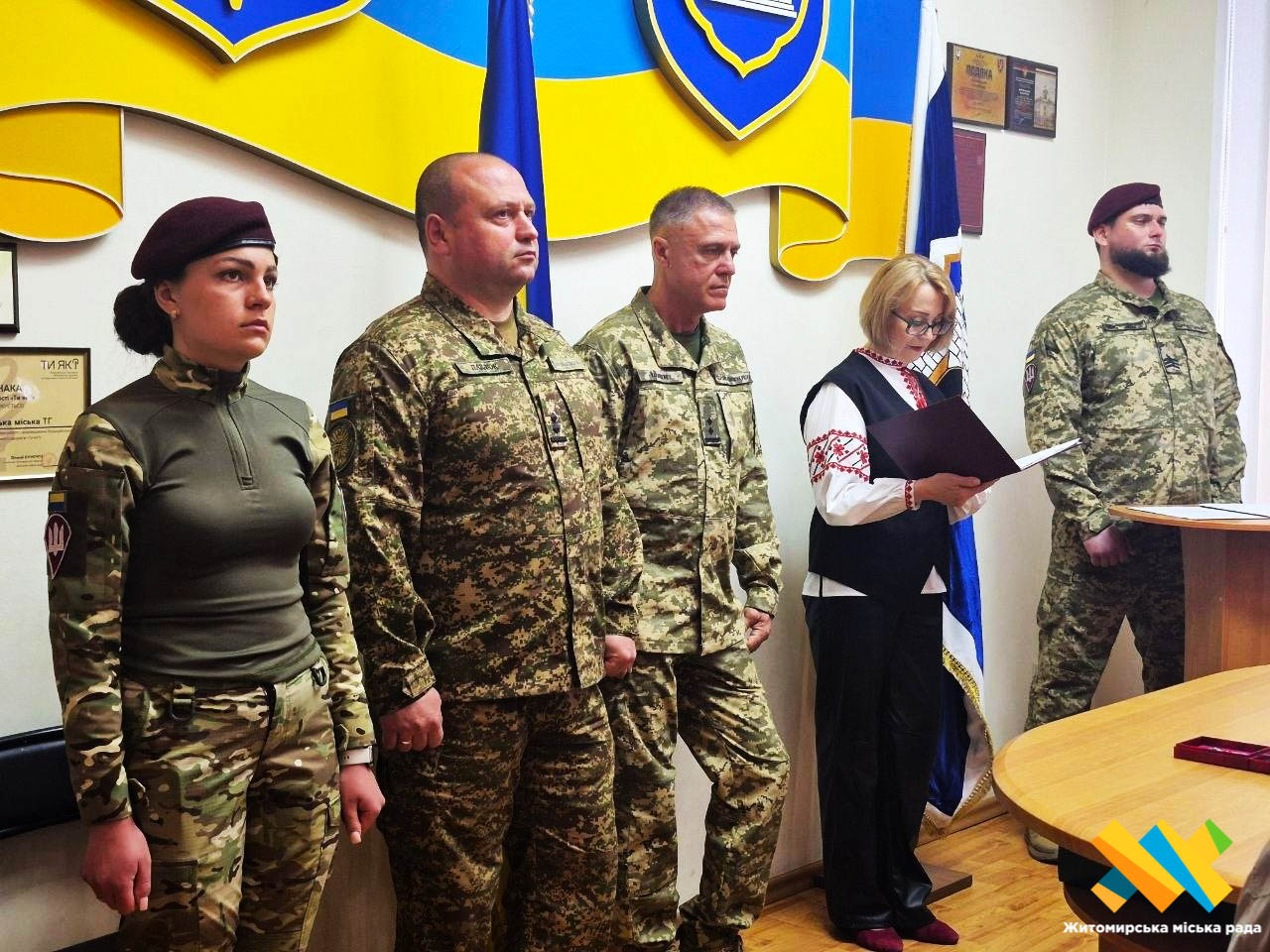 Новини Житомира - фото з У Житомирі рідним загиблих Героїв передали державні нагороди