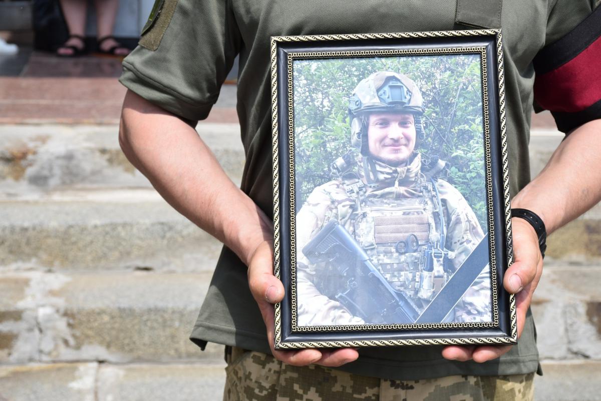 Новини Хмельницького - фото з На щиті повернулось пʼятеро воїнів з Хмельниччини: Дмитро Бондарчук, Олексій Вавричин, Ігор Пусєв, Ярослав Стефанюк та Юрій Цибульський Ярослав Стефанюк
