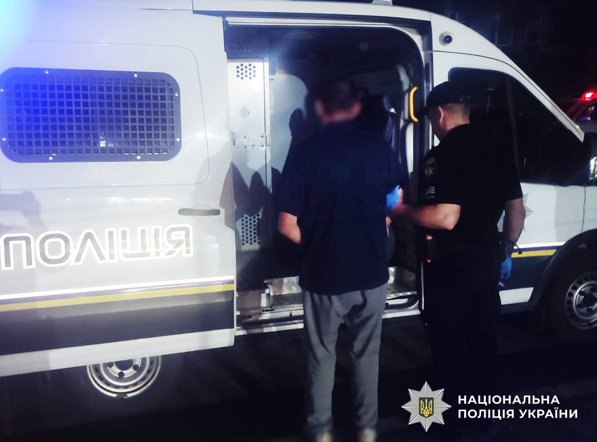 Новини Житомира - фото з У Житомирі затримали грабіжника, який зірвав з шиї чоловіка золотий ланцюжок