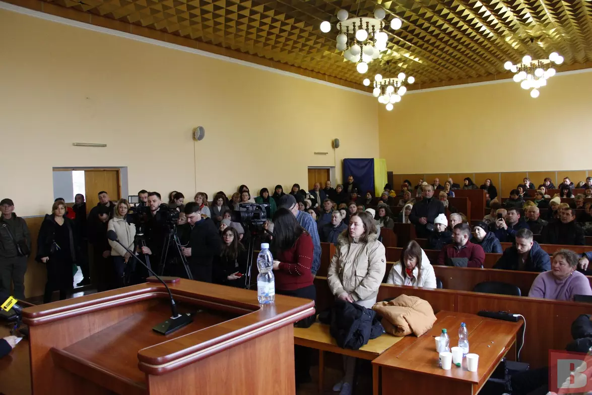 Новини Хмельницького - фото з Долю хмельницької ЦРЛ мали вирішити на сесії райради: чому вона не відбулась