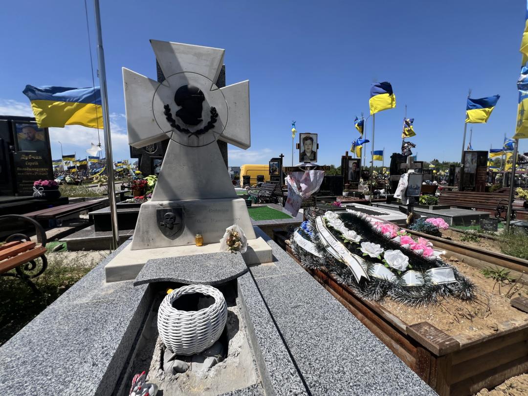 Новини Вінниці - фото з Майорять сотні стягів: який вигляд має Алея Героїв на Сабарівському цвинтарі