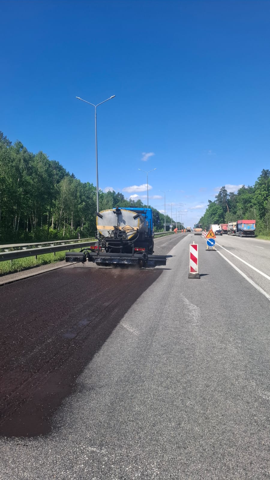 Новини Житомира - фото з Триває ремонт на одній з найважливіших доріг Житомирщини: на правому проїзді магістралі М-06