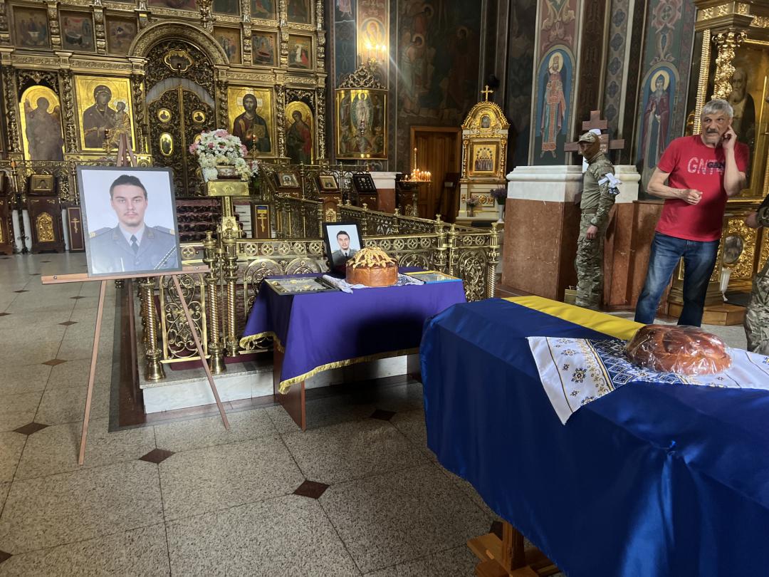 Новини Вінниці - фото з «Міг залишитися за кордоном — але повернувся». У Вінниці попрощалися з 22-річним Єгором Басюком