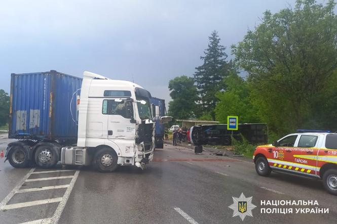 Новини Вінниці - фото з Моторошна ДТП з маршруткою на Гайсинщині: у лікарні двоє водіїв та шестеро пасажирів
