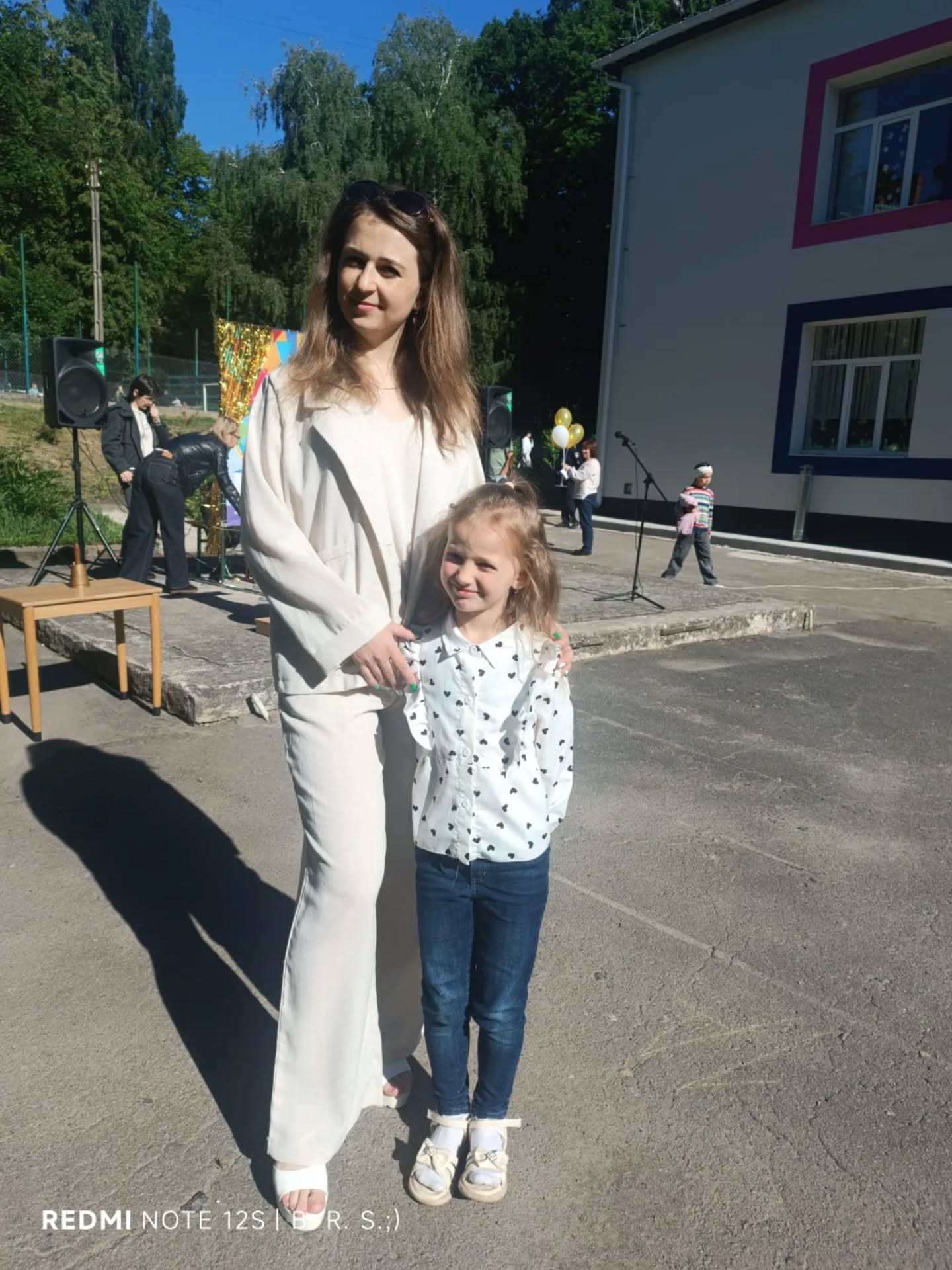 Новини Хмельницького - фото з Хмельничани і «Останній дзвоник»: чим ділились у соцмережах цього дня