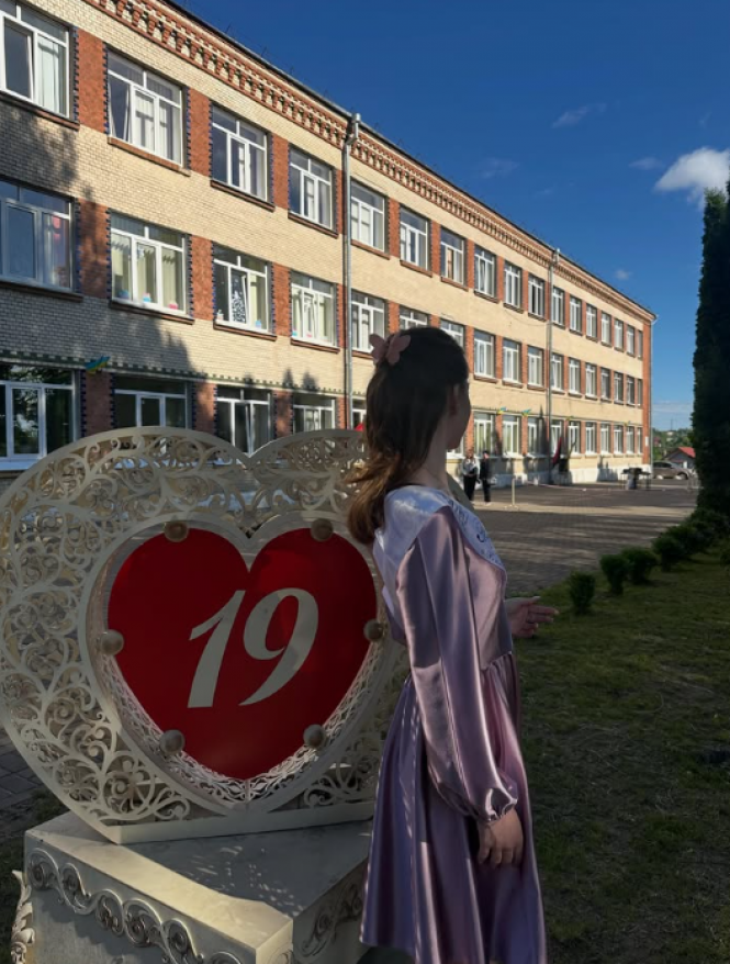 Новини Хмельницького - фото з Хмельничани і «Останній дзвоник»: чим ділились у соцмережах цього дня