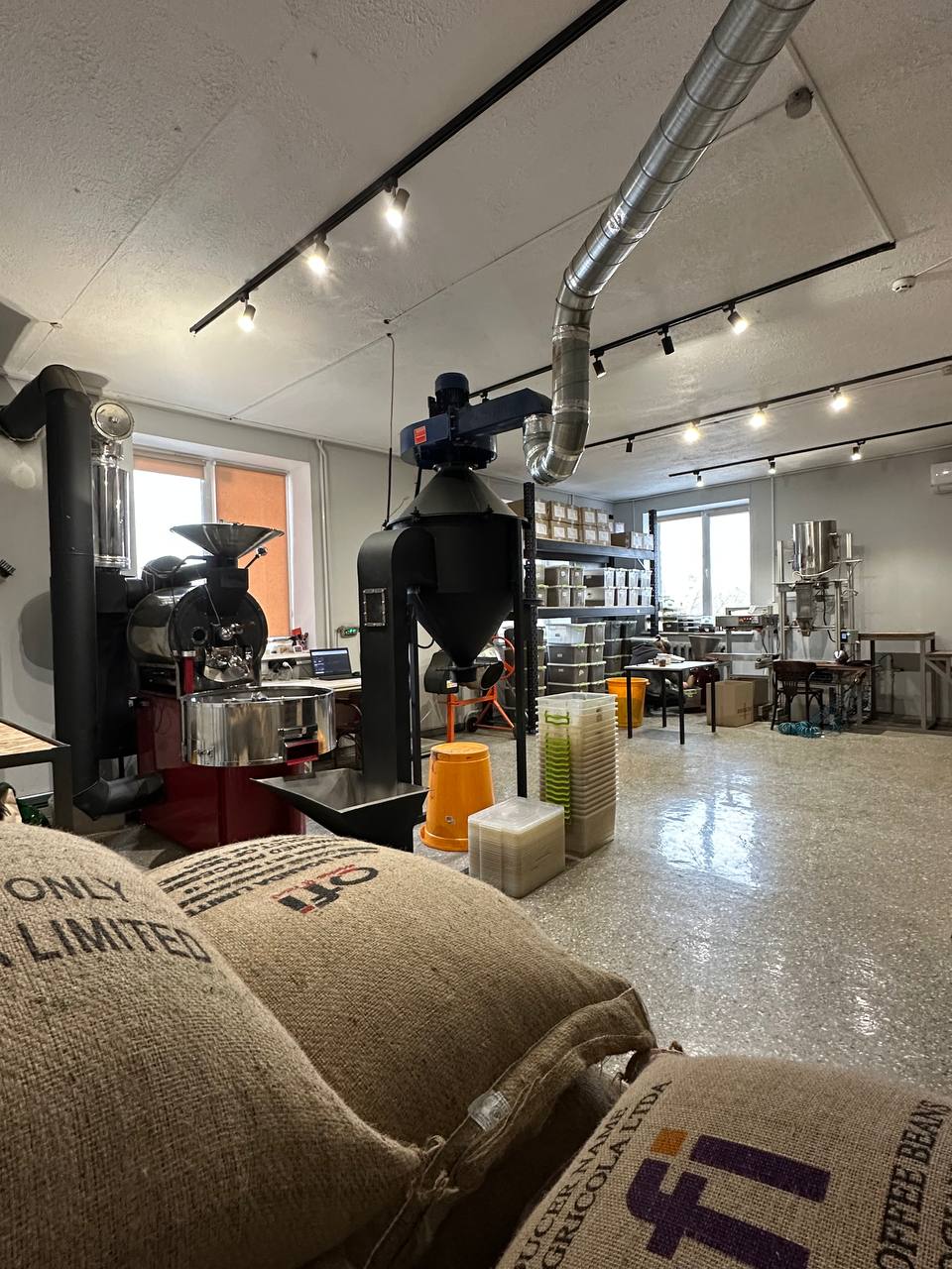 Новини Тернополя - фото з Місце, де народжується запашне горнятко кави: як у Тернополі працює ветеранське виробництво Rivolta
