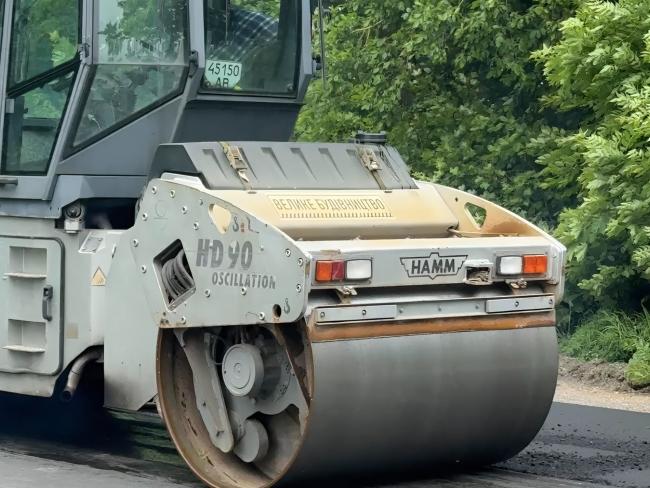 Новини Вінниці - фото з На Вінниччині триває ремонт на трасах Р-36 та Р-33. Водіїв попередили про обмеження руху