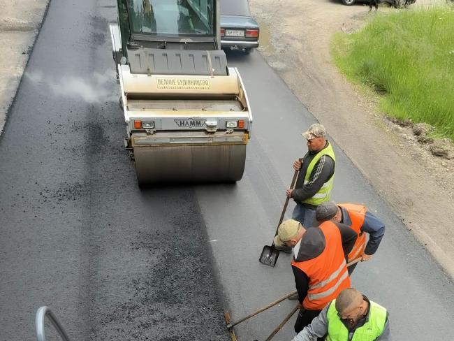 Новини Вінниці - фото з На Вінниччині триває ремонт на трасах Р-36 та Р-33. Водіїв попередили про обмеження руху