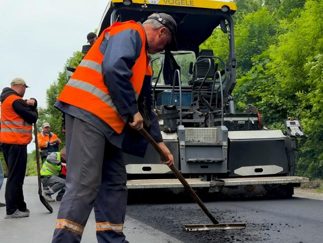 Новини Вінниці - фото з На Вінниччині триває ремонт на трасах Р-36 та Р-33. Водіїв попередили про обмеження руху