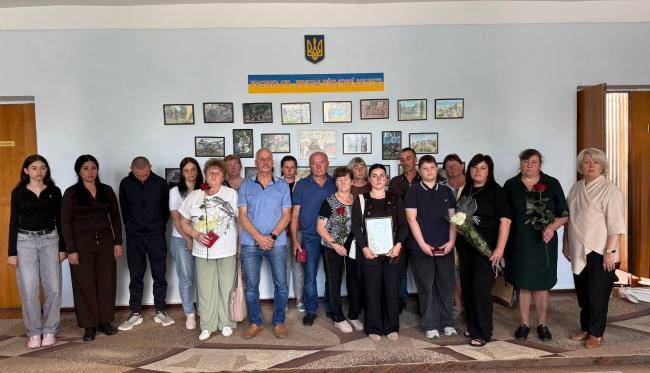 Новини Вінниці - фото з У Гайсині родинам загиблих воїнів передали державні нагороди