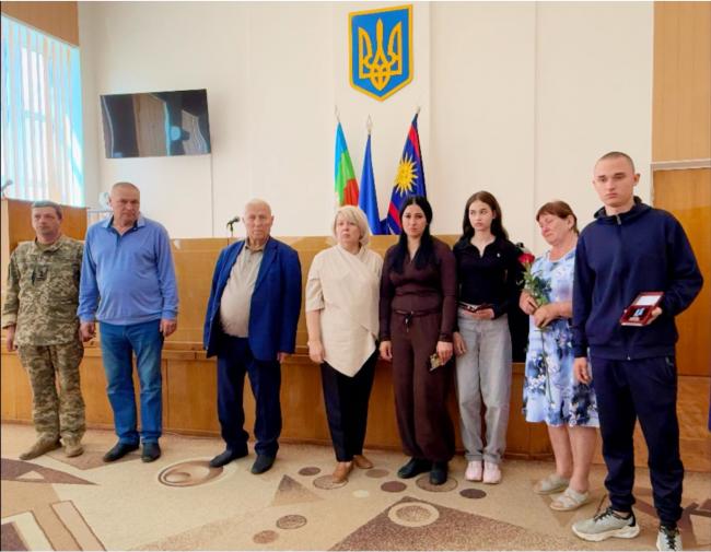 Новини Вінниці - фото з У Гайсині родинам загиблих воїнів передали державні нагороди