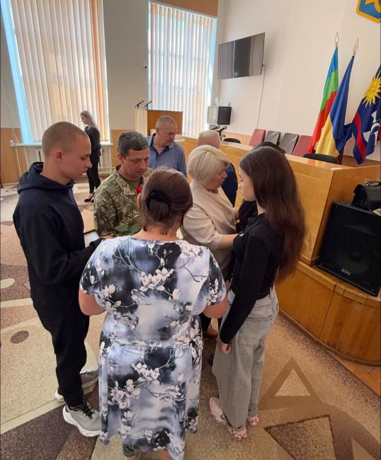 Новини Вінниці - фото з У Гайсині родинам загиблих воїнів передали державні нагороди