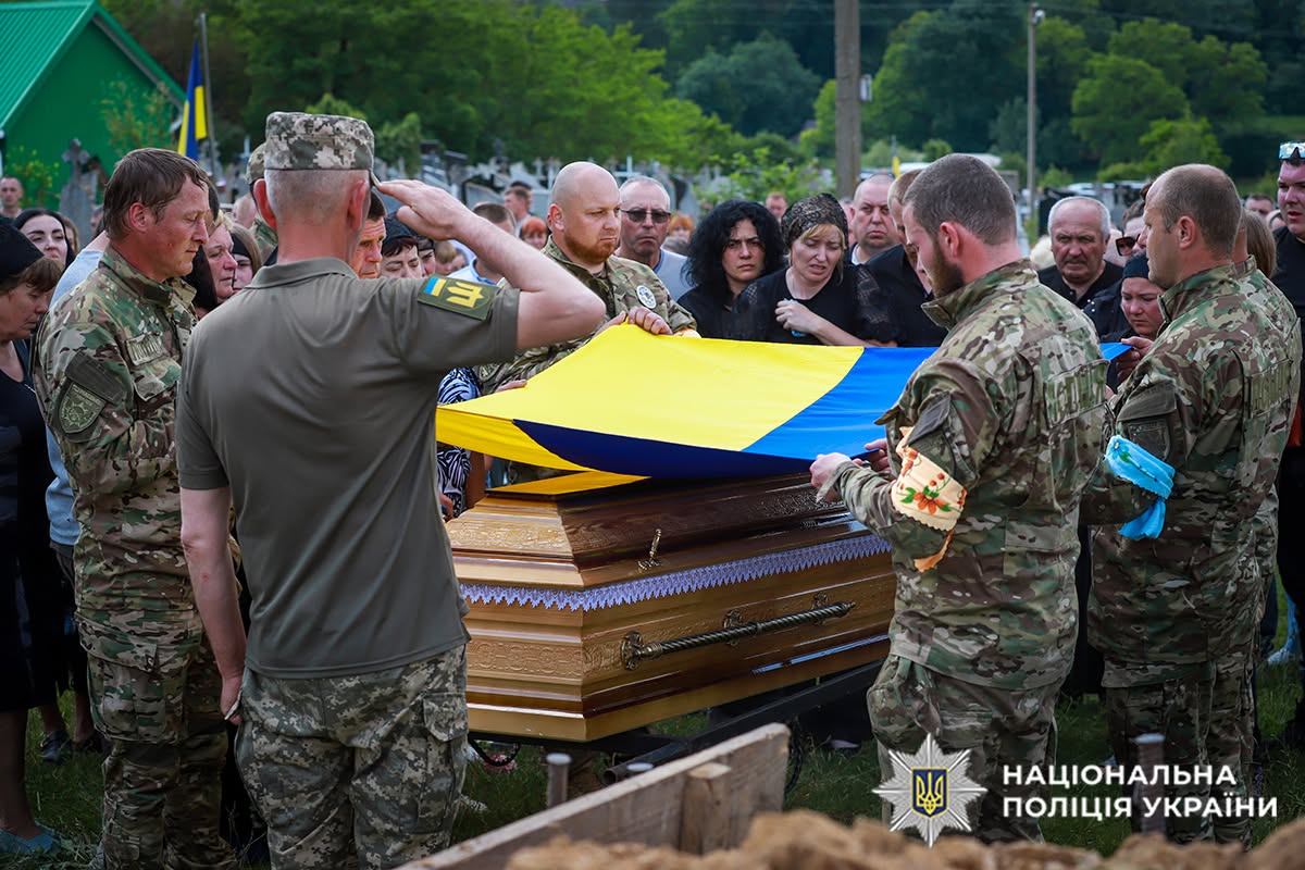 Новини Хмельницького - фото з На Хмельниччині попрощалися із поліцейським Ігорем Мельником