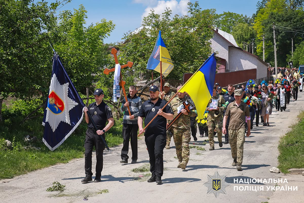 Новини Хмельницького - фото з На Хмельниччині попрощалися із поліцейським Ігорем Мельником