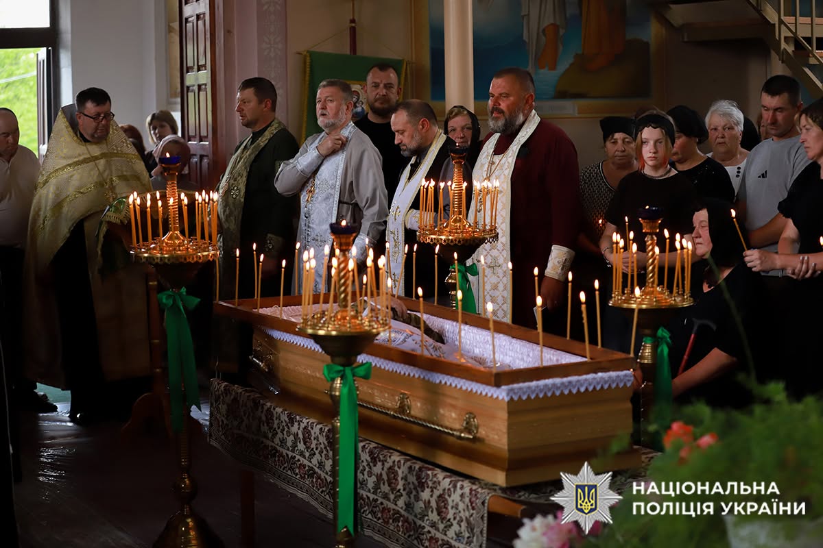 Новини Хмельницького - фото з На Хмельниччині попрощалися із поліцейським Ігорем Мельником