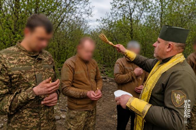 Новини Вінниці - фото з Молитва під обстрілами: як капелани допомагають бійцям триматися на війні