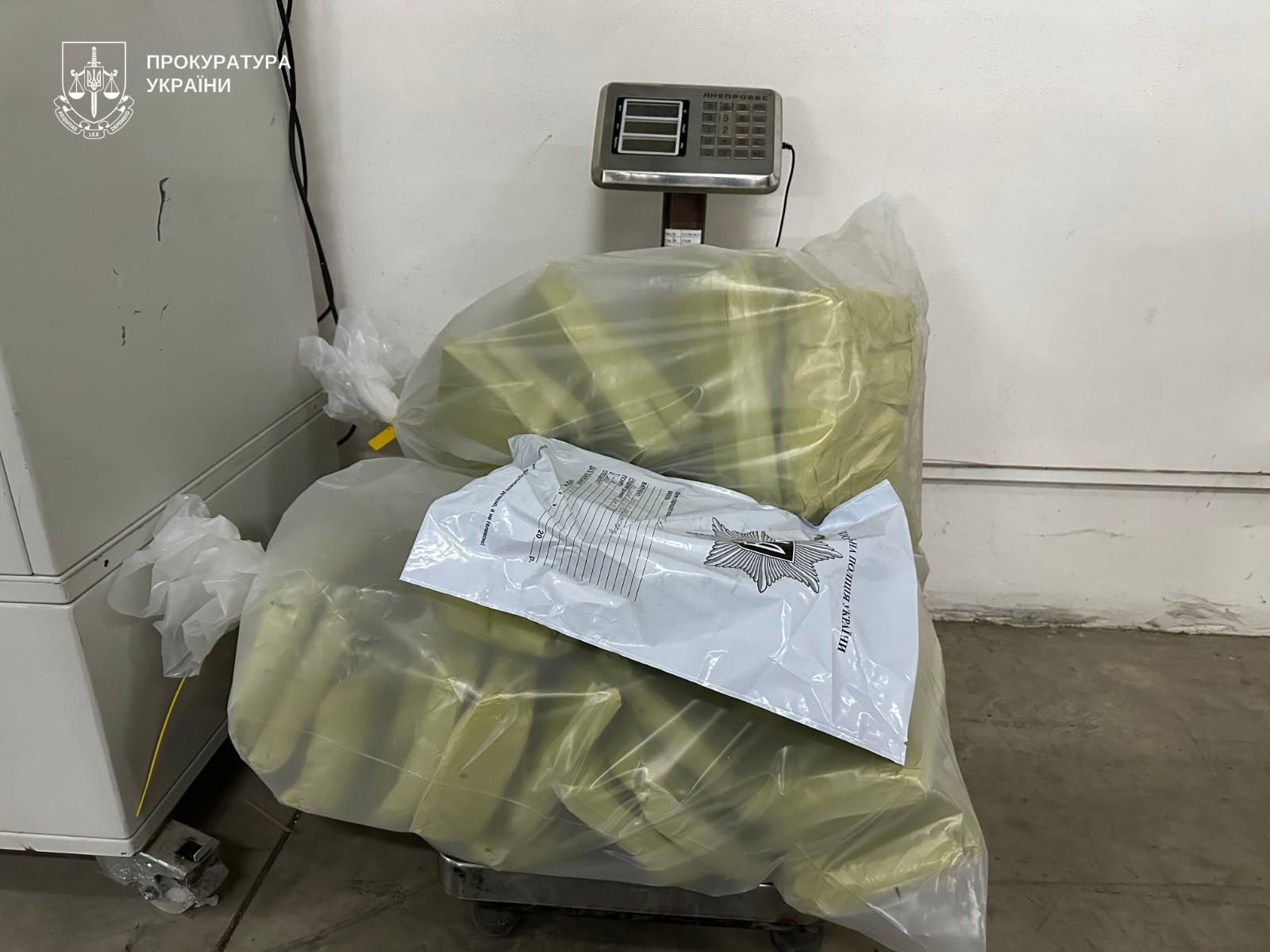 Новини Тернополя - фото з Судитимуть сімох учасників групи, яка продавала кратом по всій Україні
