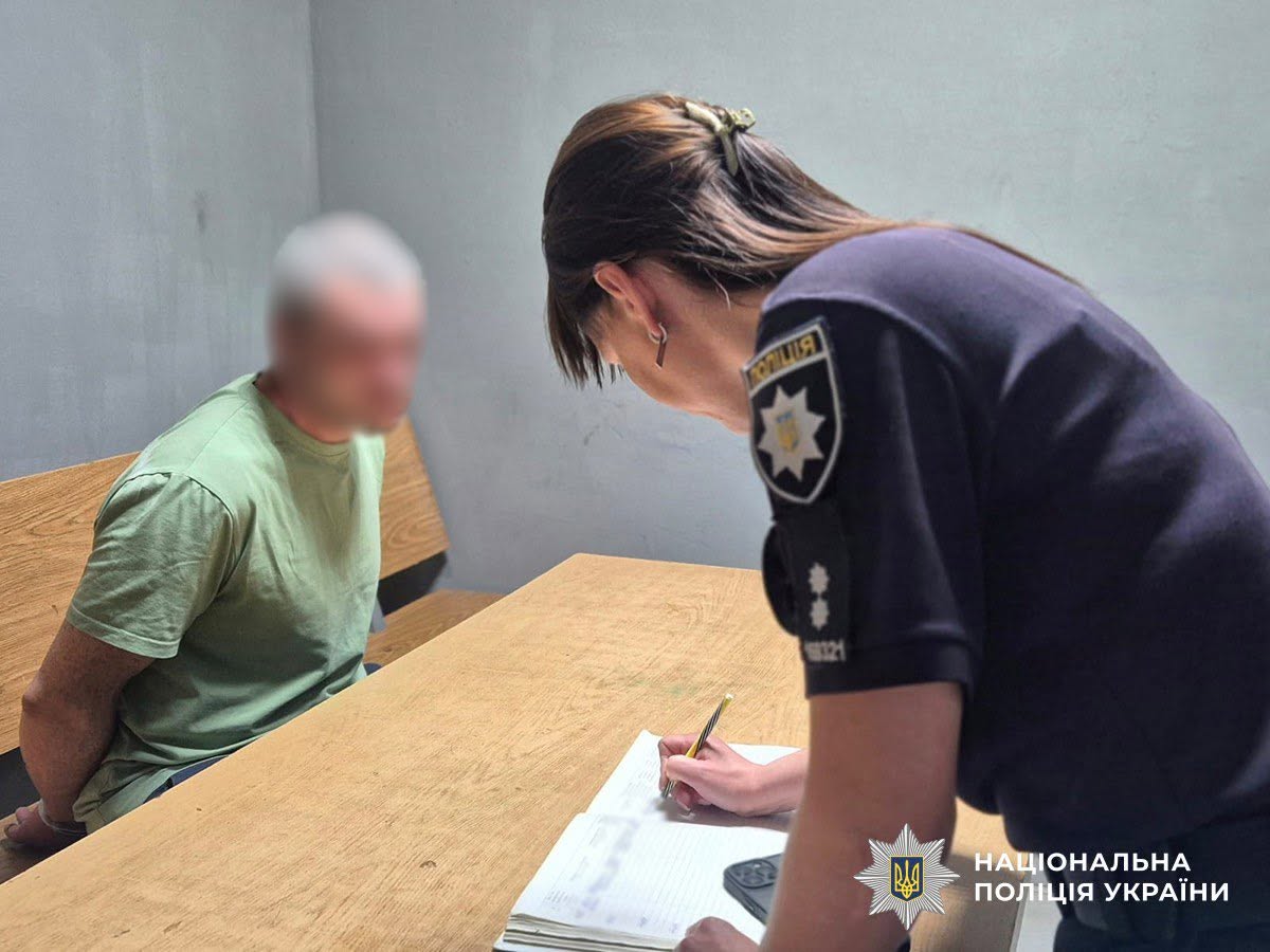 Новини Житомира - фото з Під варту взяли чоловіка, який погрожував кинути гранату в поліцейських на проспекті Миру у Житомирі