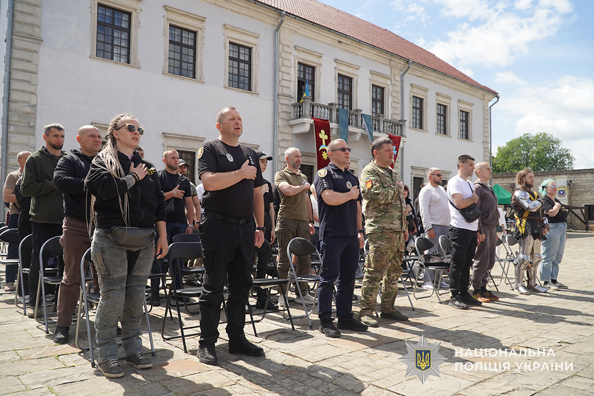 Новини Тернополя - фото з У Збаразькому замку провели лицарський захід пам'яті зниклого безвісти поліцейського Олександра Смолярова