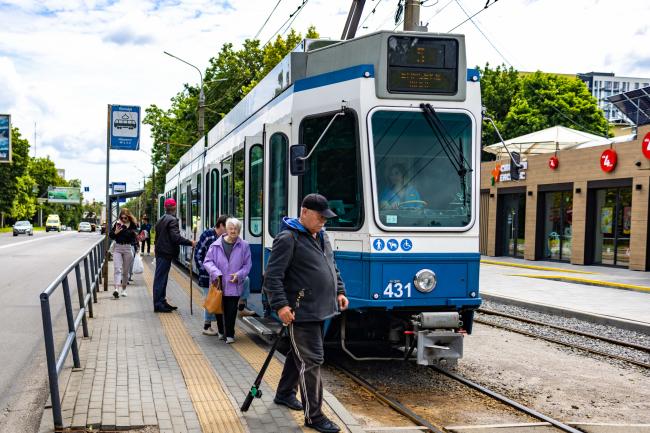 Новини Вінниці - фото з На маршрут вийшов ще один низькопідлоговий Tram2000. Скільки таких трамваїв буде у Вінниці до кінця року