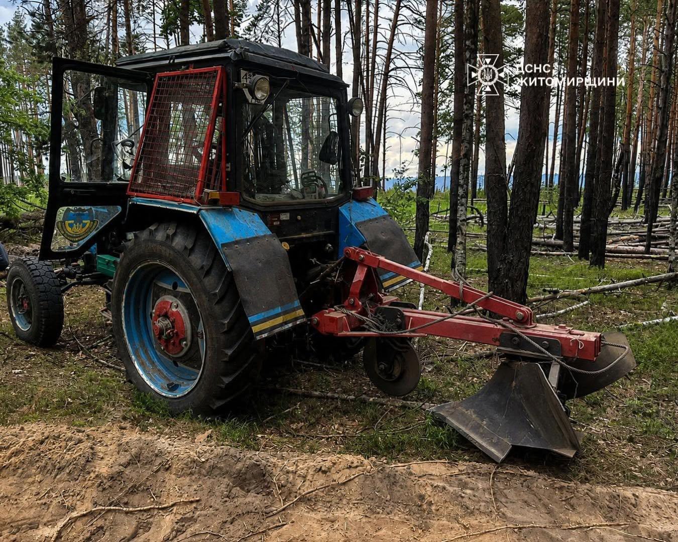 Новини Житомира - фото з На Житомирщині ліквідували лісову пожежу, що виникла внаслідок падіння уламків російського безпілотника