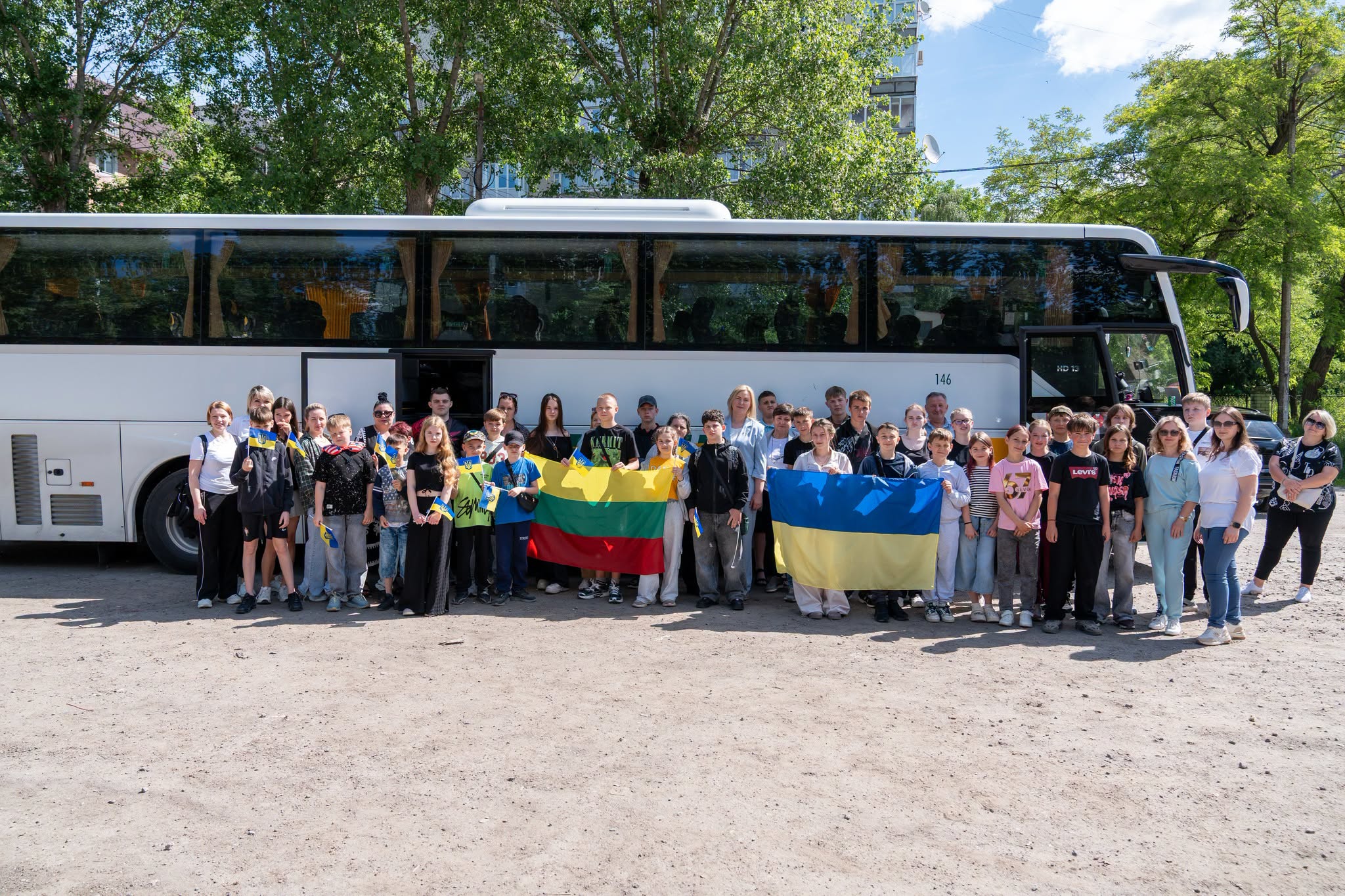Новини Тернополя - фото з Діти з Тернопільщини, які постраждали від війни, поїхали до літнього табору в Литві